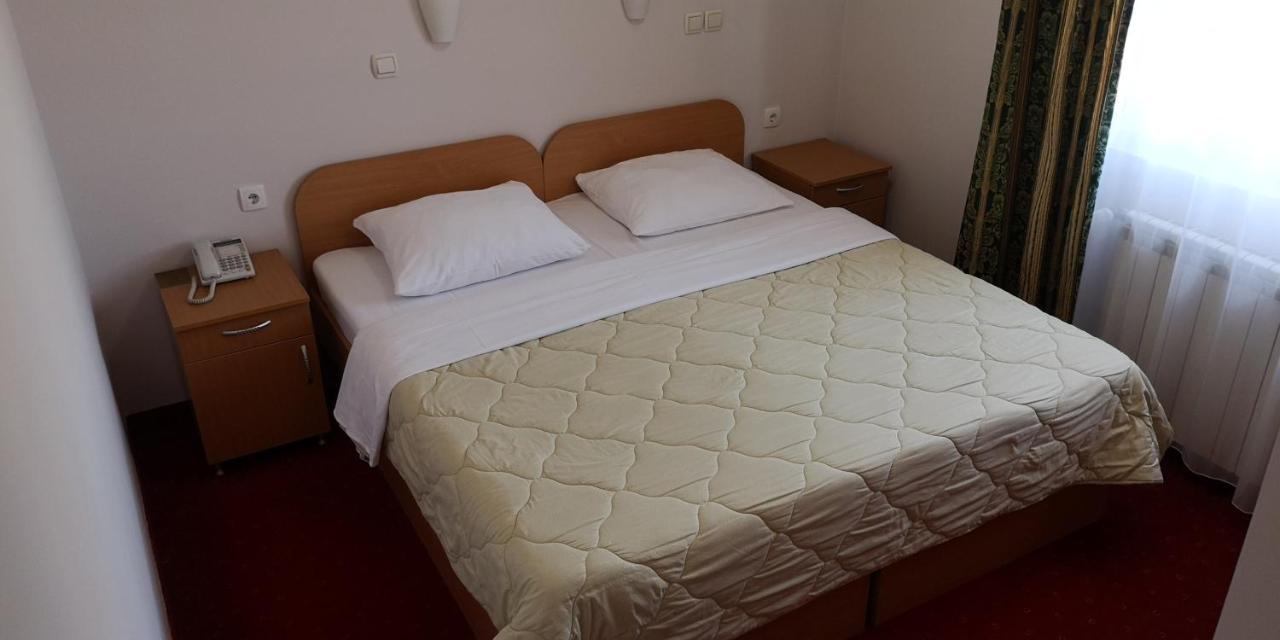 Hotel Elegance Belgrad Exterior foto